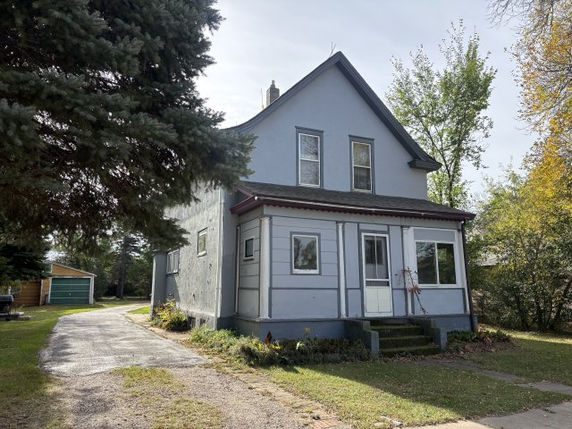 309 Sheyenne Ave